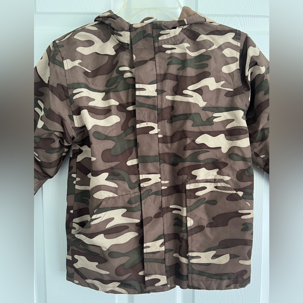 Size 6 Gymboree lined camouflage rain jacket. - Picture 2 of 6